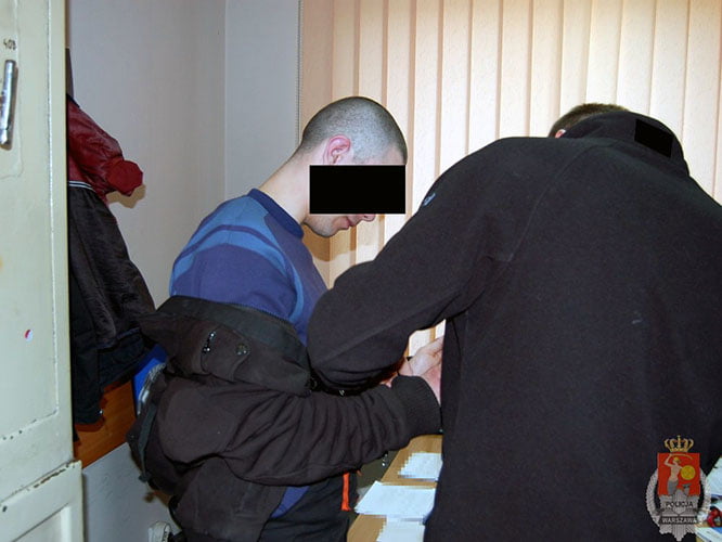 zaatakowal-nozem-pod-m1