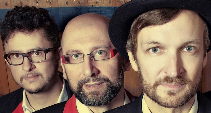 Zespół PLATEAU zaprasza wszystkich na nietypowy koncert domowy, który będzie można obejrzeć przez internet, na profilu Facebook zespołu już w najbliższą sobotę 21 marca o godz. 20:00.